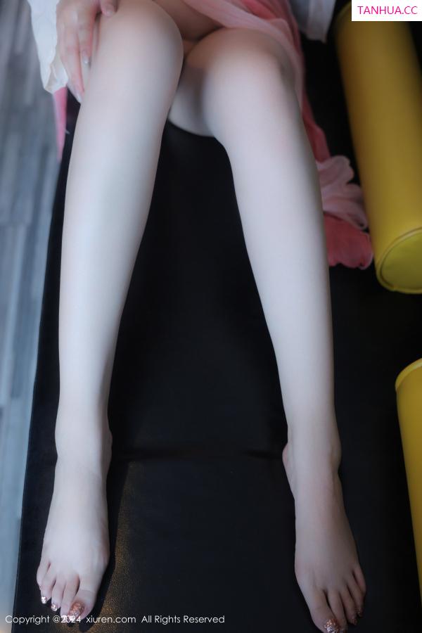 刘一艳 刘紫妍 [XiuRen]高清写真图 2024.09.26 No.9211 潘多拉哦 美臀性感第27张图片